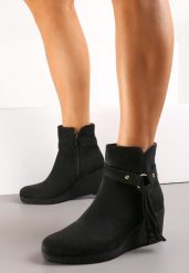 Czarne Botki na Koturnie z Ozdobnym Paskiem i Chwostami Tsaria. Czarne botki damskie Renee, bez obcasa, na koturnie, bez zapięcia. Za 139.99 zł.