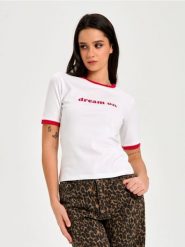 Koszulka z napisem - biały. Białe koszulki damskie Sinsay, l, bez wzorów, bez kołnierzyka, bez ramiączek. Za 25.99 zł.