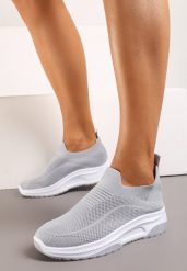 Szare Casualowe Buty Sportowe na Grubszej Podeszwie Ozdobione Perforacją Fiovena. Szare obuwie sportowe casual damskie Renee, z jeansu. Za 39.99 zł.