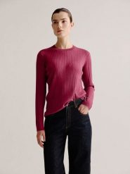 Josephine & Co Sweter "Lili" w kolorze jagodowym rozmiar: M. Czerwone swetry klasyczne damskie Josephine & Co, m, prążkowane, bez kołnierzyka. Za 152.99 zł.