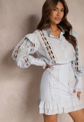 Niebieski Komplet Ażurowy z Bawełną Spódnica i Koszula Ozdobiona Guzikami z Pereł Leninia. Niebieskie koszule damskie Renee, m, z aplikacjami, z bawełny, eleganckie, bez kołnierzyka, bez ramiączek. Za 84.99 zł.