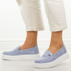 Niebieskie skórzane półbuty damskie Vinceza 93218. Niebieskie półbuty damskie VINCEZA, na lato, bez wzorów, z jeansu, bez obcasa, bez zapięcia. W wyprzedaży za 192.72 zł.