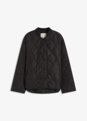 Bardzo lekka kurtka pikowana, oversize. Czarne kurtki damskie bonprix, bez wzorów, bez kaptura. Za 219.99 zł.