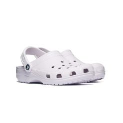 Klapki Crocs CLASSIC 10001-5DK. Fioletowe klapki damskie Crocs, bez wzorów, z materiału, z okrągłym noskiem, bez obcasa, bez zapięcia. Za 199.00 zł.