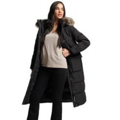 Damska długa kurtka Superdry Everest. Czarne kurtki damskie Superdry, na zimę, m, z aplikacjami, z futra, bez kaptura. Za 859.65 zł.
