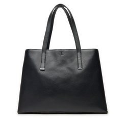 Torebka Calvin Klein. Czarne shopper bag Calvin Klein, bez wzorów, bez dodatków. Za 439.99 zł.