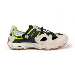 Sandały Frosty V4 wodoodporne, regulowane, z antypoślizgową podeszwą. Brązowe sandały damskie Izas, bez wzorów, bez obcasa, bez zapięcia. W wyprzedaży za 265.17 zł.