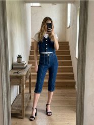 Jeansy capri z przeszyciem z przodu - niebieski. Niebieskie jeansy damskie Sinsay. Za 59.99 zł.