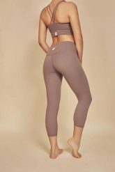 Legginsy do jogi Moonholi Yoggings 7/8. Brązowe legginsy damskie MOONHOLI, l, bez wzorów, z elastanu. Za 229.99 zł.