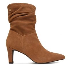 Botki MEXX. Brązowe botki damskie Mexx, bez obcasa, na szpilce, bez zapięcia. Za 479.99 zł.