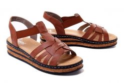 RIEKER 62918-22 brown, sandały damskie. Brązowe sandały damskie Rieker, bez wzorów, bez obcasa, na koturnie, bez zapięcia. Za 299.90 zł.