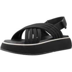 Sandały Gioseppo Model Bryher Kolor Czarny. Czarne sandały damskie Gioseppo, bez wzorów, z syntetyku, bez obcasa, bez zapięcia. W wyprzedaży za 299.40 zł.