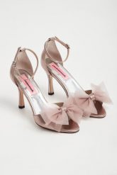 Sandały na szpilce CUSTOMMADE. Sandały damskie Custommade, bez wzorów, bez obcasa, na szpilce, bez zapięcia. W wyprzedaży za 829.95 zł.