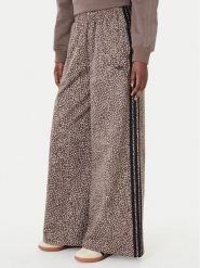 Adidas Jeansy Firebird Aop KD8811 Brązowy Loose Fit. Brązowe jeansy damskie Adidas. Za 499.99 zł.