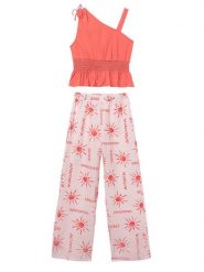 Mayoral Komplet bluzka i spodnie 6561 Różowy Regular Fit. Czerwone bluzki i koszule dziewczęce Mayoral, bez wzorów, z syntetyku, bez kołnierzyka, bez ramiączek. Za 159.99 zł.