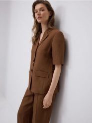 Marynarka z lnem - brązowy. Brązowe marynarki i żakiety damskie Reserved, l, bez wzorów, z wiskozy. Za 179.99 zł.