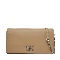 Torebka Calvin Klein. Brązowe torebki wieczorowe damskie Calvin Klein, bez wzorów, bez dodatków. Za 289.99 zł.