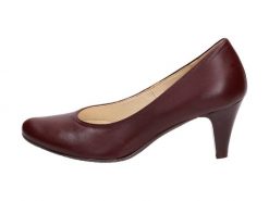 Brązowe Polskie czółenka damskie Gregors 465. Brązowe czółenka damskie GREGORS, bez wzorów, ze skóry, bez obcasa, na szpilce. Za 379.00 zł.