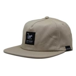 Czapka typu trucker z płaskim daszkiem, organiczna, dla dorosłych(beżowa). Brązowe czapki z daszkiem damskie SURF MONKEY, bez wzorów, z bawełny. Za 139.95 zł.