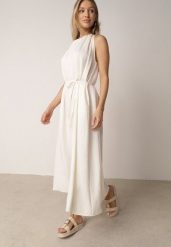 Jasnobeżowa Wiskozowa Sukienka Bez Rękawów z Warkoczowym Splotem przy Dekolcie Shirineli. Brązowe sukienki damskie Born2be, bez wzorów, z tkaniny, boho, bez ramiączek. Za 109.99 zł.