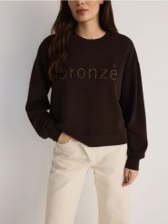 Bluza z haftem - ciemnobrązowy. Brązowe bluzy damskie Reserved, l, bez wzorów, z dzianiny, bez kaptura. W wyprzedaży za 59.99 zł.