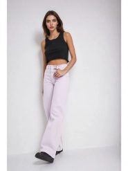 Monki Dżinsy - Comfort fit - w kolorze lawendowym rozmiar: W24. Różowe jeansy damskie Monki, z podwyższonym stanem. Za 60.99 zł.