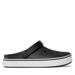 Klapki Crocs. Czarne klapki damskie Crocs, bez wzorów, bez obcasa, bez zapięcia. Za 179.99 zł.