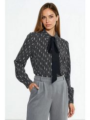 Nife Bluzka w kolorze czarnym rozmiar: 38. Czarne bluzki damskie Nife, bez wzorów, z wiskozy, bez kołnierzyka, bez ramiączek. Za 189.74 zł.