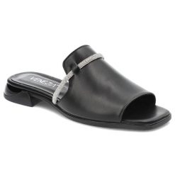 Czarne Klapki Venezia Eleganckie Skórzane Buty. Czarne klapki damskie Venezia, bez wzorów, ze skóry, bez obcasa, bez zapięcia. Za 359.00 zł.