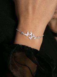 Heliophilia Srebrna bransoletka z elementami ozdobnymi rozmiar: onesize. Szare bransoletki damskie Heliophilia, srebrne. Za 86.99 zł.