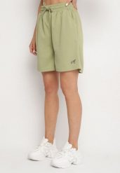 Zielone Szorty Bermudy w Sportowym Stylu z Kieszeniami Tezira. Zielone spodenki sportowe damskie Born2be, na lato, l, bez wzorów, z podwyższonym stanem, trekkingowe. Za 34.99 zł.