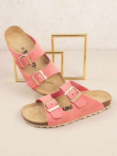 Billowy Skórzane klapki w kolorze jasnoróżowym rozmiar: 37. Różowe klapki damskie Billowy, bez wzorów, z otwartym noskiem, bez obcasa, bez zapięcia. Za 196.24 zł.