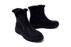 RIEKER X3461-00 black, botki damskie. Czarne botki damskie Rieker, na zimę, bez obcasa, na koturnie, bez zapięcia. Za 379.90 zł.