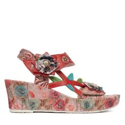 Sandały Laura Vita. Czerwone sandały damskie LAURA VITA, bez wzorów, bez obcasa, na koturnie, bez zapięcia. Za 449.99 zł.