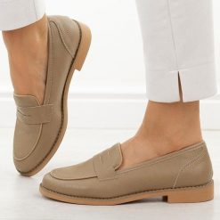 Beżowe skórzane półbuty damskie M.Daszyński 25128-4. Brązowe półbuty damskie M.Daszyński, na jesień, bez wzorów, z jeansu, z okrągłym noskiem, bez obcasa, na płaskiej podeszwie, bez zapięcia. Za 219.00 zł.