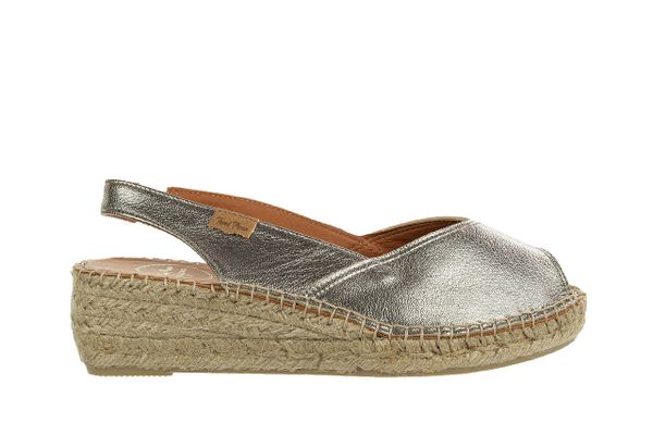 Sandały Toni Pons Bernia-P Acer Steel 204009, Srebrny, Skóra naturalna - 39. Szare sandały damskie Toni Pons, bez wzorów, z bawełny, bez obcasa, bez zapięcia. W wyprzedaży za 242.10 zł.