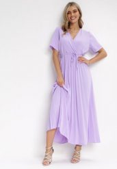 Fioletowa Sukienka Plisowana Maxi z Wiązanym Paskiem Dianiza. Fioletowe sukienki damskie Born2be, bez wzorów, z materiału, bez ramiączek. Za 139.99 zł.