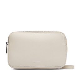 Torebka Calvin Klein. Białe listonoszki damskie Calvin Klein, bez wzorów, bez dodatków. Za 409.99 zł.