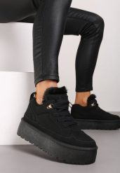 Czarne Sneakersy Stylizowane na Śniegowce Ozdobione Futerkiem Maviena. Czarne obuwie sportowe damskie Renee, na zimę, z materiału, bez zapięcia. Za 99.99 zł.
