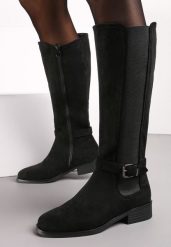 Czarne Kozaki Muszkieterki z Ozdobnym Paskiem z Klamerką Wosline. Czarne kozaki damskie Renee, bez obcasa, na płaskiej podeszwie, bez zapięcia. Za 109.99 zł.