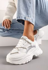 Białe Sneakersy na Grubej Podeszwie Ozdobione Cyrkoniami i Brokatem Klineria. Białe obuwie sportowe damskie Renee, bez zapięcia. Za 89.99 zł.
