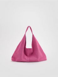Zamszowa torebka shopper z saszetką - hibiskus. Nerki i saszetki damskie Reserved, bez wzorów, ze skóry. Za 399.99 zł.