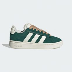 Buty Grand Court Alpha. Białe obuwie trekkingowe damskie Adidas, ze skóry, bez zapięcia. Za 419.00 zł.