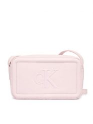 Calvin Klein Torebka Bold Ck Camera Bag LV04F3220G Różowy. Czerwone listonoszki damskie Calvin Klein, bez wzorów, ze skóry, bez dodatków. Za 329.99 zł.