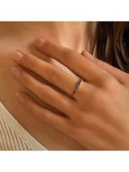 Les Petites Précieuses Pozłacany pierścionek z cyrkoniami rozmiar: 50. Czerwone pierścionki damskie Les Petites Précieuses, z cyrkonią, pozłacane. Za 69.99 zł.