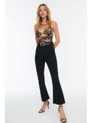 Trendyol Dżinsy - Flare fit - w kolorze czarnym rozmiar: 38. Czarne jeansy damskie Trendyol, z podwyższonym stanem. Za 119.34 zł.
