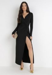Czarna Sukienka Mellona. Czarne sukienki damskie Born2be, bez wzorów, z dzianiny, eleganckie, bez ramiączek. W wyprzedaży za 118.99 zł.