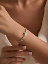 Lodie Silver Srebrna bransoletka z elementami ozdobnymi rozmiar: onesize. Białe bransoletki damskie Lodie Silver, srebrne. Za 173.99 zł.