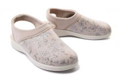 SANITAL FLEX 8232.36 beige, sandały damskie. Brązowe sandały damskie Sanital-Flex, bez wzorów, bez obcasa, na koturnie, bez zapięcia. Za 151.92 zł.