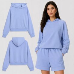 BLUZA DAMSKA 4F DRESOWA NIEROZPINANA Z KAPTUREM Z MODALEM KOLOR NIEBIESKI. Niebieskie bluzy damskie 4F, l, bez wzorów, z dresówki, z kapturem. Za 136.25 zł.